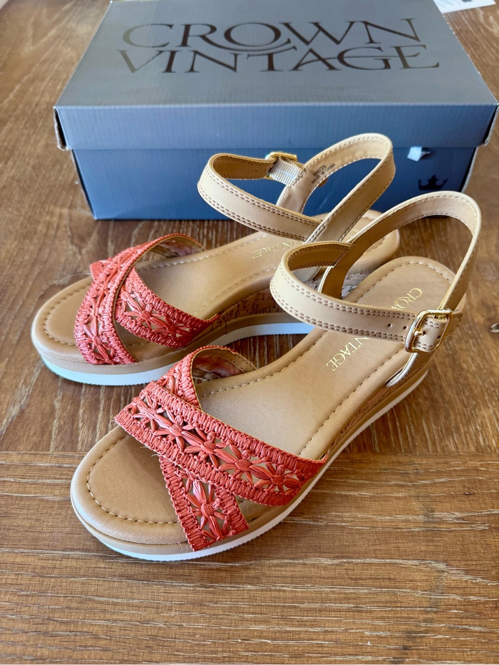 NIB Crown Vintage Veronia wedge sandal 8 - Picture 4 of 13
